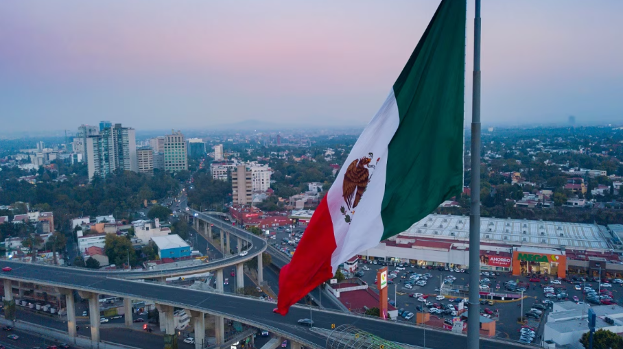Macro Talk México